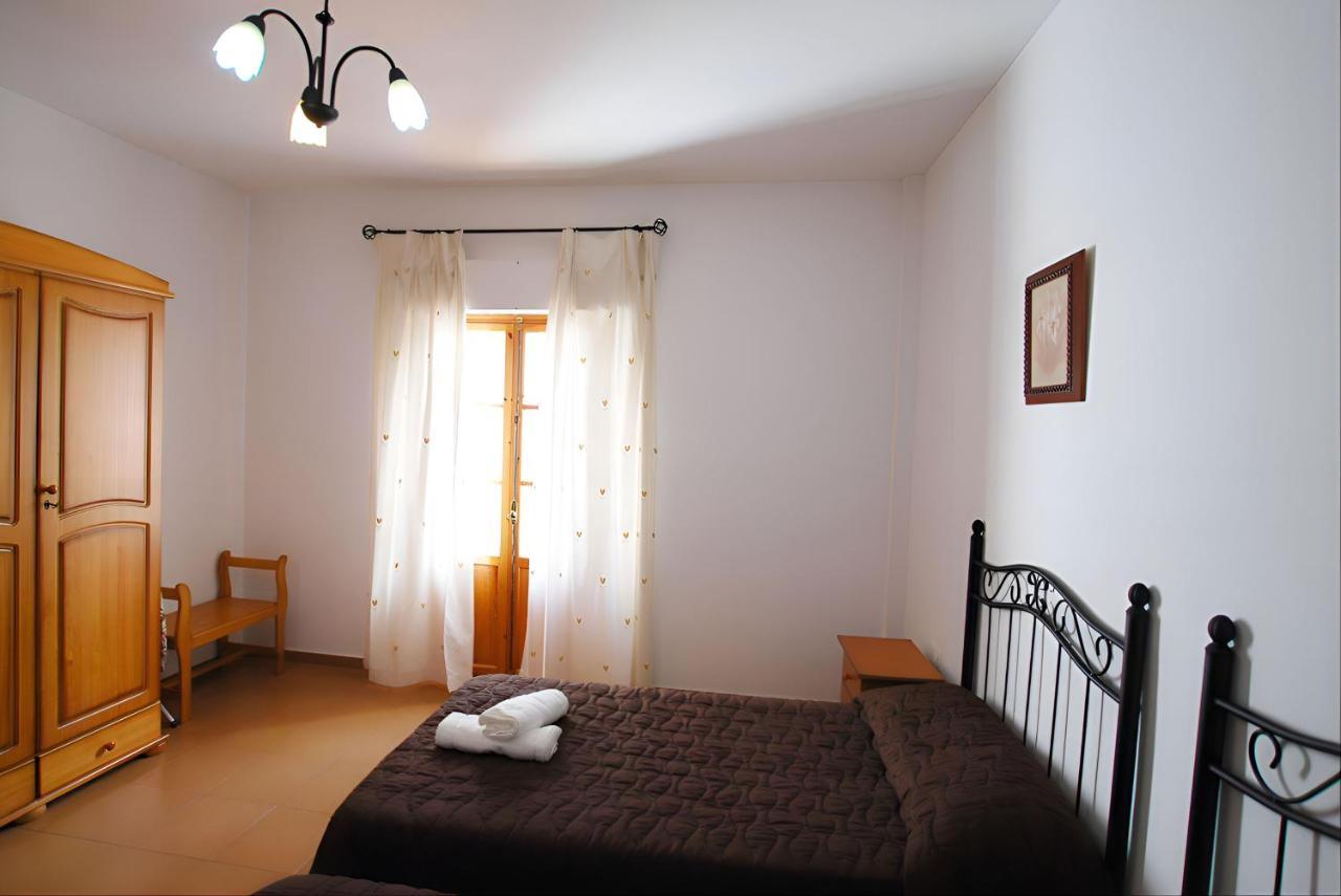 Apartamentos Garaje & Aire & Wifi & Solo Familias Y Parejas Conil De La Frontera Bagian luar foto